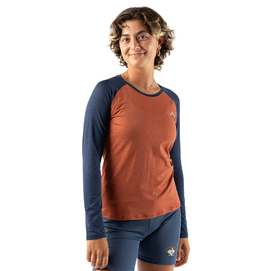 rabbit - EZ Tee Perf LS Trail - Burnt Brick - Women's