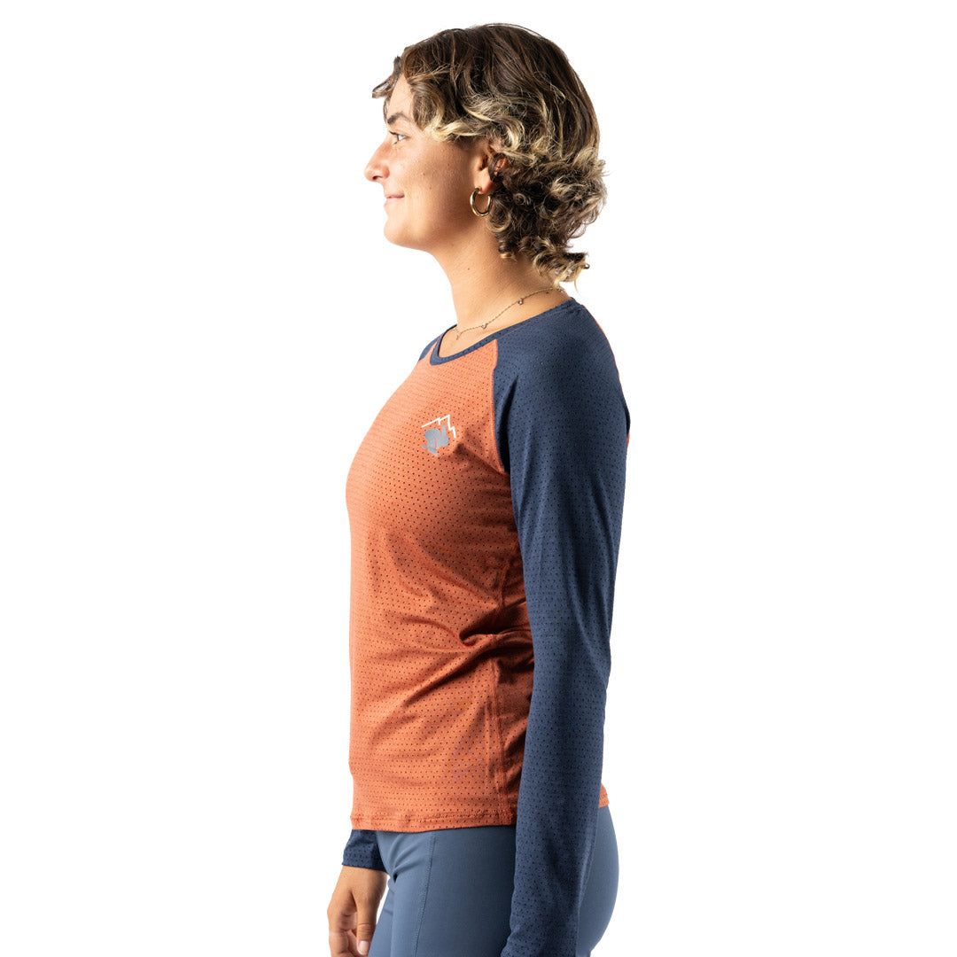 rabbit - EZ Tee Perf LS Trail - Burnt Brick - Women's